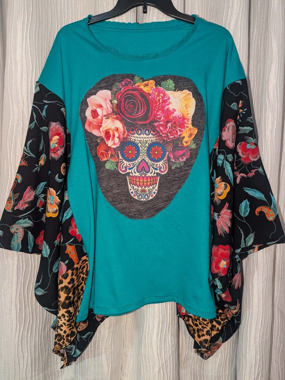 T-shirt PonchoTeal Floral Sugar Skull Women's Top